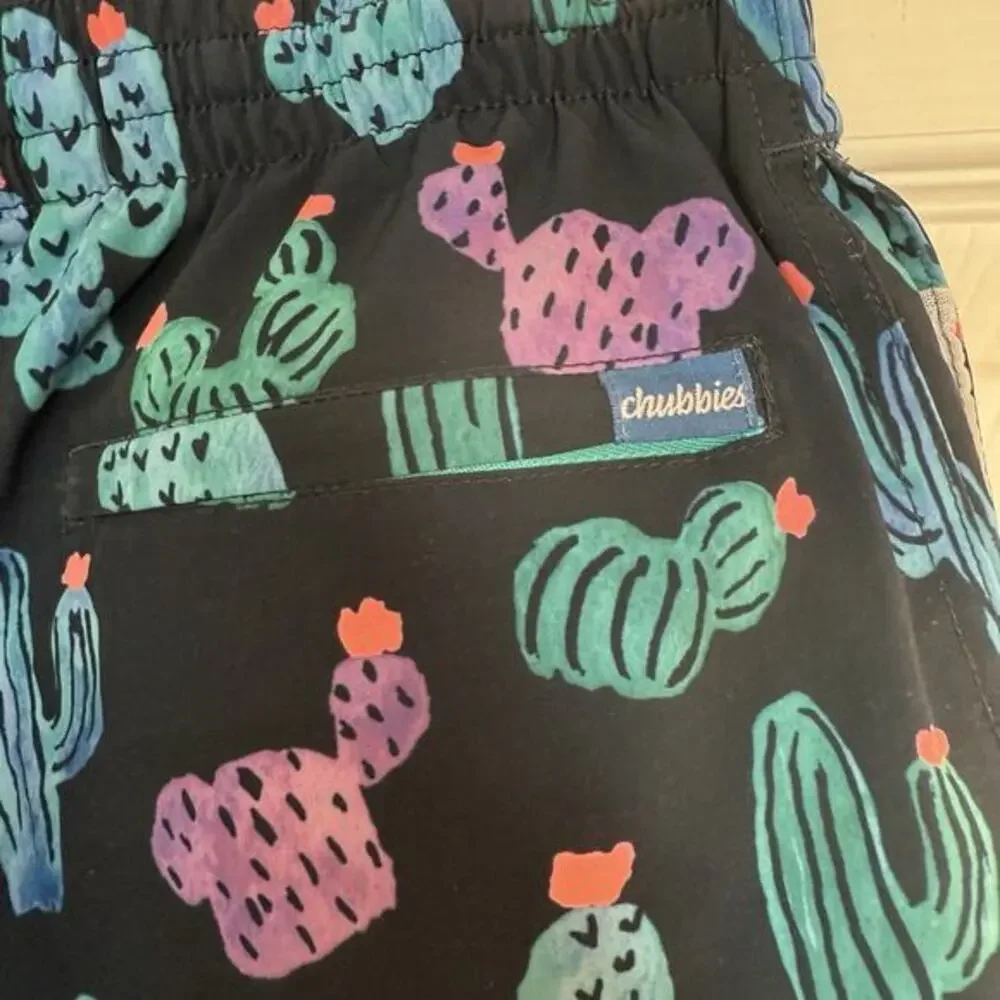 Chubbies‎ Sz MED Swim Trunks Cactus Print Black Lined Drawstring 7” Inseam EUC